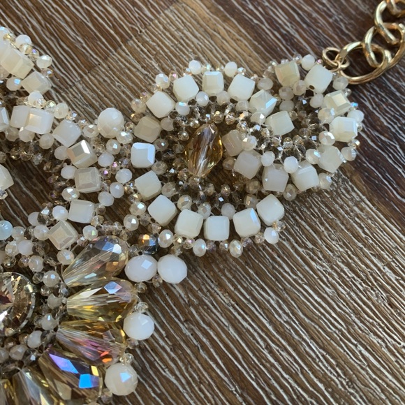 Beautiful Gold/Natural Toned Bib Necklace - Picture 3 of 8